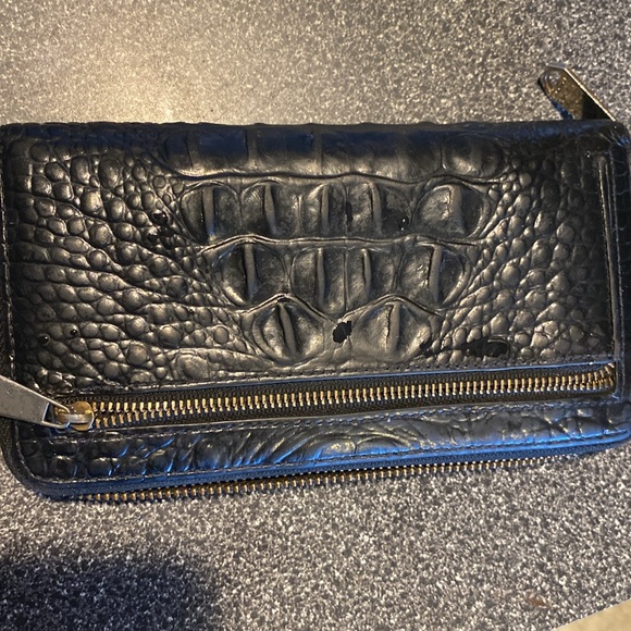 Brahmin Black Suri - BLACK MELBOURNE is an everyday wallet with elegance. - Picture 9 of 13